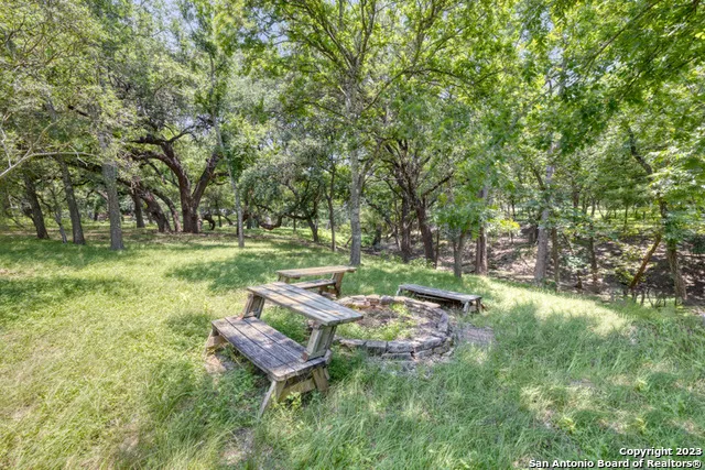 28 River Place Rd Rio Frio, TX 78879