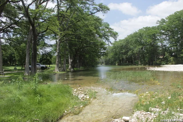 28 River Place Rd Rio Frio, TX 78879