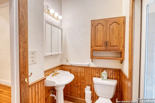 28 River Place Rd Rio Frio, TX 78879