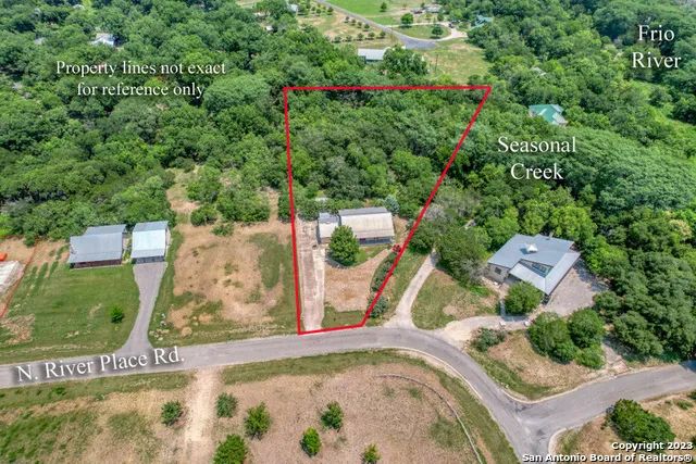 28 River Place Rd Rio Frio, TX 78879