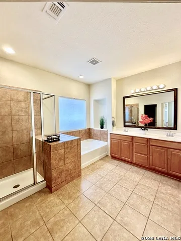 10226 HOMBURG RNCH Helotes, TX 78023