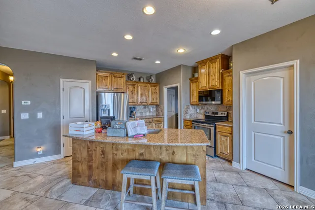 8 Valley View Uvalde, TX 78801