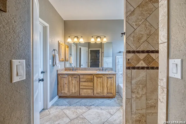8 Valley View Uvalde, TX 78801