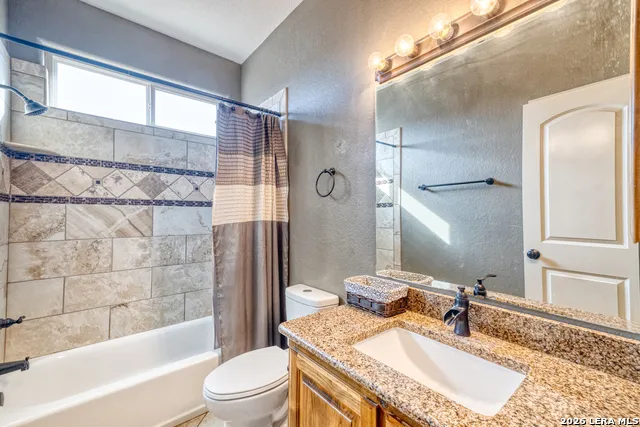 8 Valley View Uvalde, TX 78801