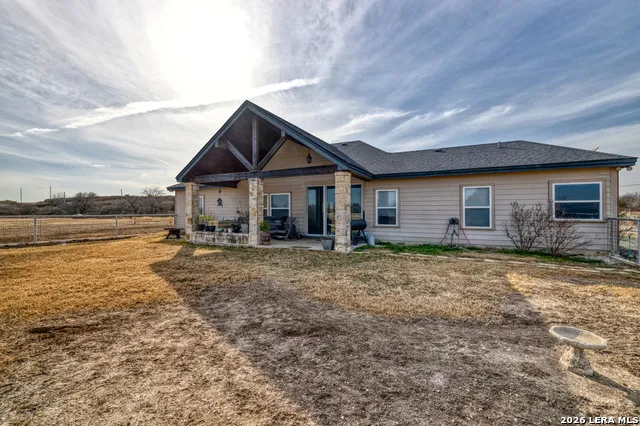 8 Valley View Uvalde, TX 78801