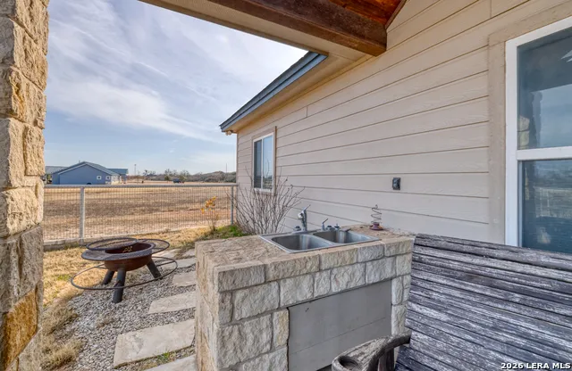 8 Valley View Uvalde, TX 78801