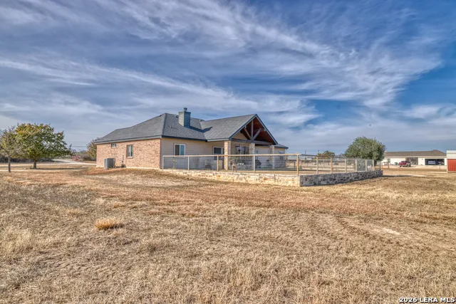 8 Valley View Uvalde, TX 78801