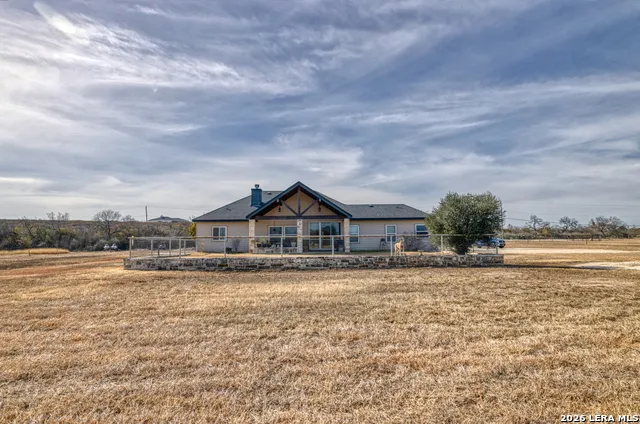8 Valley View Uvalde, TX 78801
