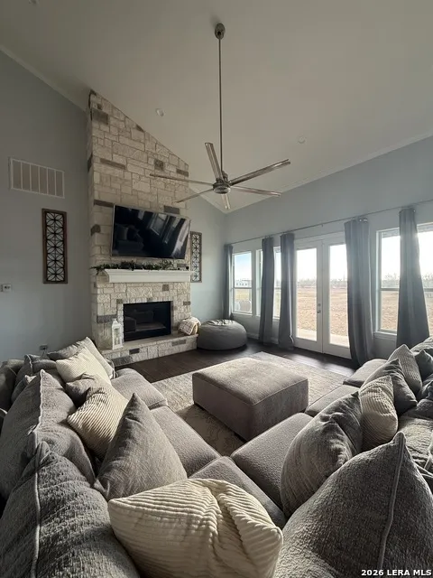 3727 US Highway 83 Crystal City, TX 78839