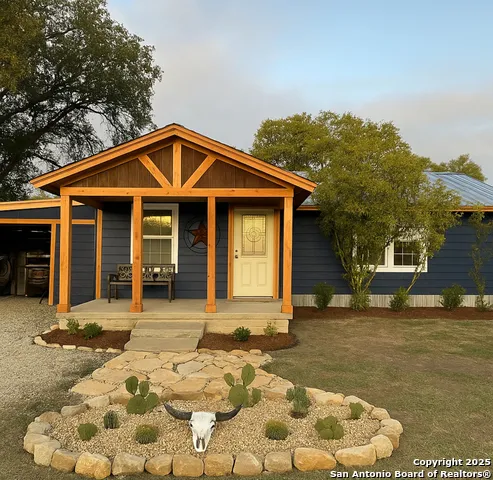 1503 Hill St Three Rivers, TX 78071