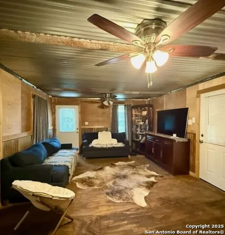 1503 Hill St Three Rivers, TX 78071
