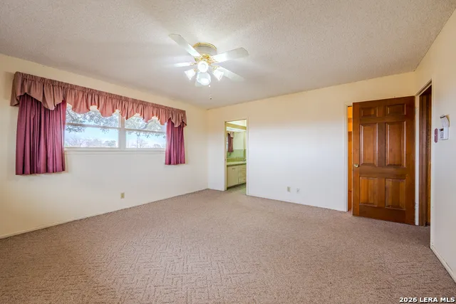 3830 County Road 541 Hondo, TX 78861