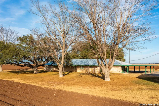 3830 County Road 541 Hondo, TX 78861