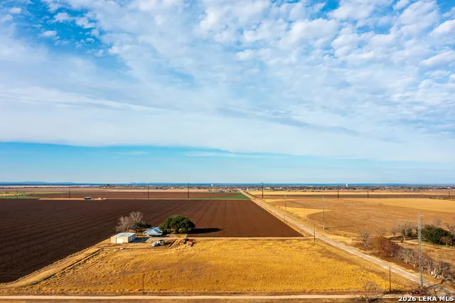 3830 County Road 541 Hondo, TX 78861