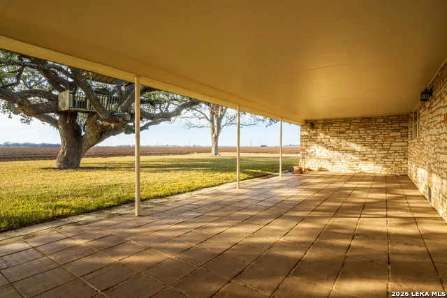 3830 County Road 541 Hondo, TX 78861