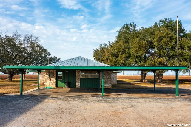 3830 County Road 541 Hondo, TX 78861