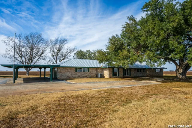 3830 County Road 541 Hondo, TX 78861