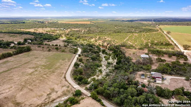 613 county road 441 Hondo, TX 78861