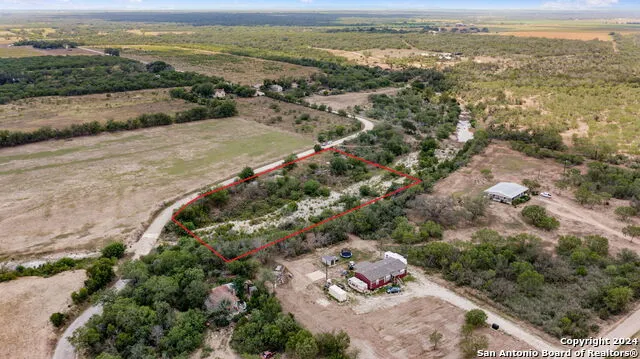 613 county road 441 Hondo, TX 78861