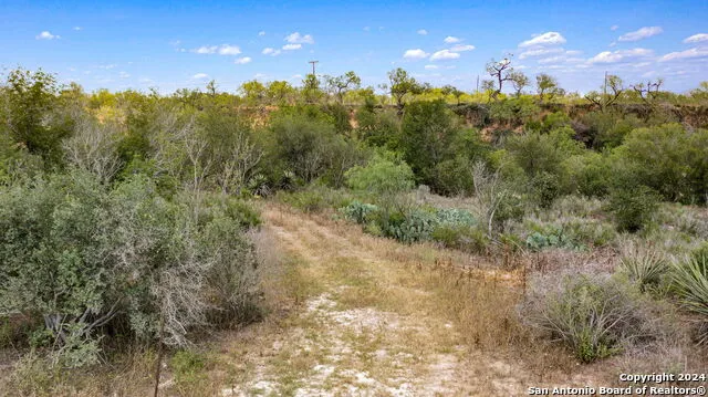 613 county road 441 Hondo, TX 78861