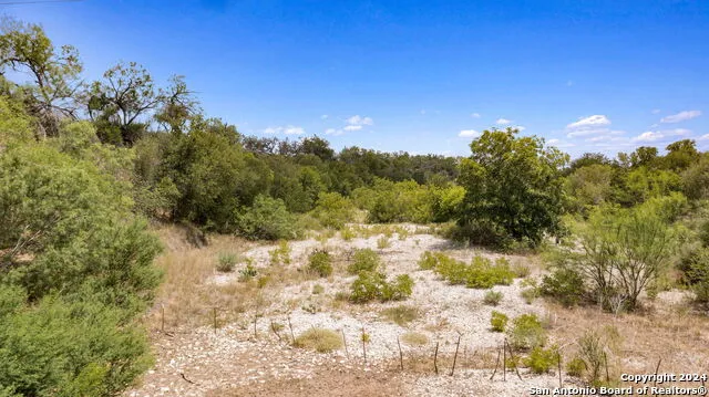613 county road 441 Hondo, TX 78861