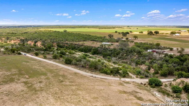 613 county road 441 Hondo, TX 78861