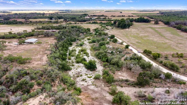 613 county road 441 Hondo, TX 78861