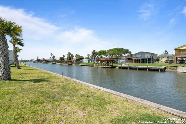 101 Caribbean Dr Unit 6 Corpus Christi, TX 78418