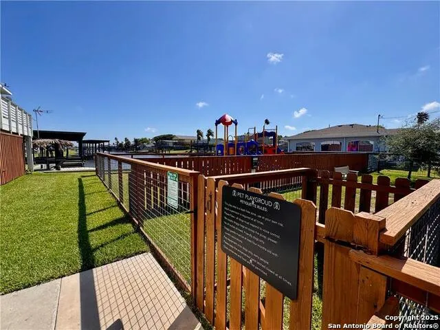 101 Caribbean Dr Unit 6 Corpus Christi, TX 78418