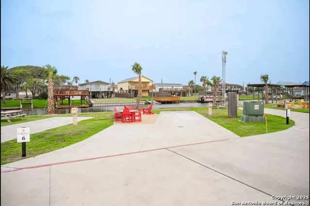 101 Caribbean Dr Unit 6 Corpus Christi, TX 78418