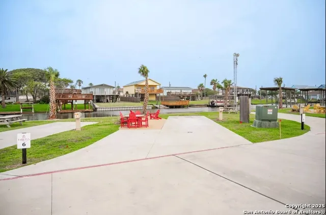 101 Caribbean Dr Unit 6 Corpus Christi, TX 78418