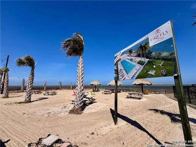101 Caribbean Dr Unit 6 Corpus Christi, TX 78418
