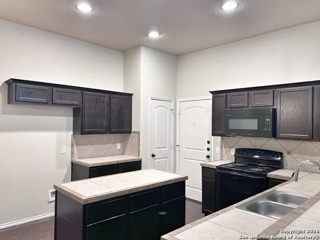 565-569 Creekside Circle Unit 569 New Braunfels, TX 78130