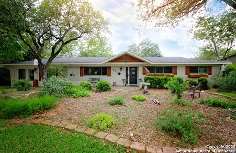 113 ADOBE DR
