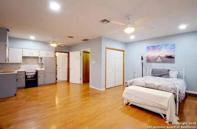 113 ADOBE DR Castle Hills, TX 78213