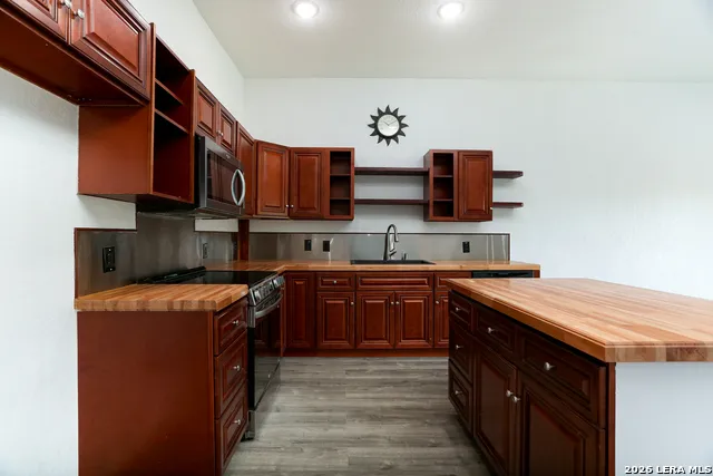 8611 Key Windy Way Unit 2 Converse, TX 78109