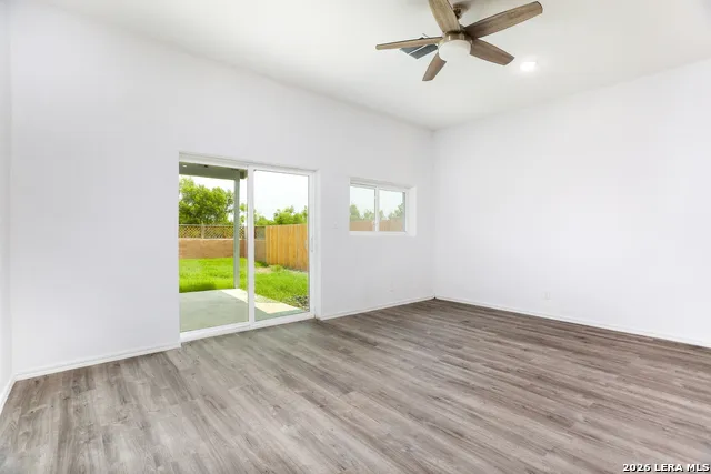 8611 Key Windy Way Unit 2 Converse, TX 78109