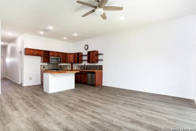 8611 Key Windy Way Unit 2 Converse, TX 78109