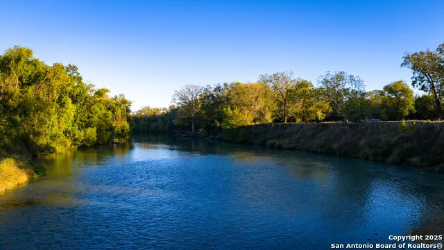 380 Clinton Rd Cuero, TX 77954