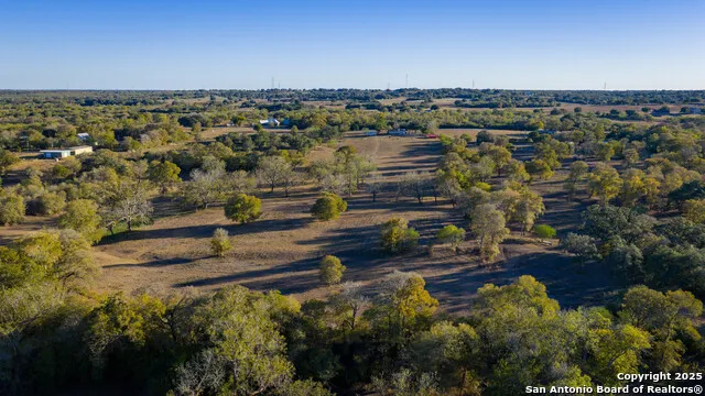 380 Clinton Rd Cuero, TX 77954