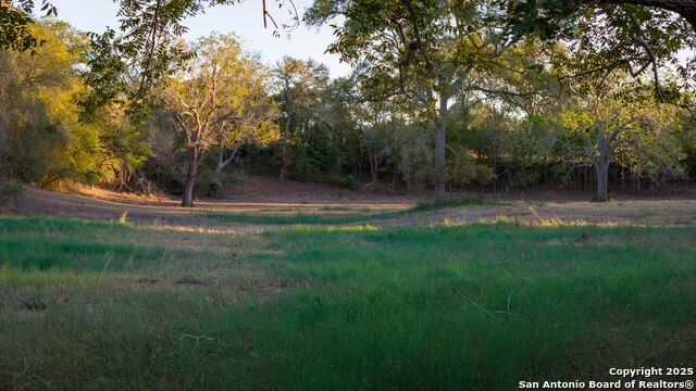 380 Clinton Rd Cuero, TX 77954