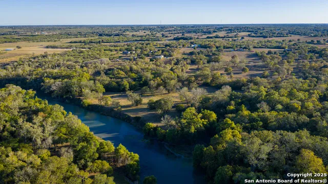 380 Clinton Rd Cuero, TX 77954