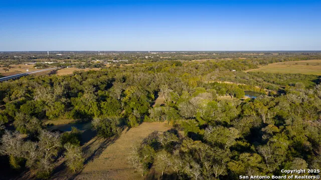 380 Clinton Rd Cuero, TX 77954