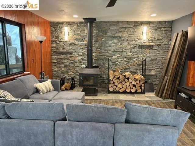 29600 Lassen Dr Long Barn, CA 95335