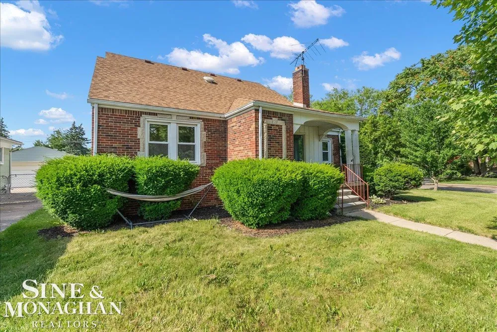 20602 Powers Street Dearborn Heights City, MI 48125