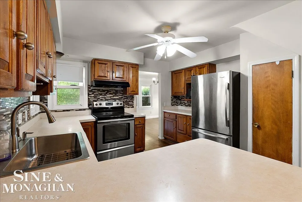20602 Powers Street Dearborn Heights City, MI 48125