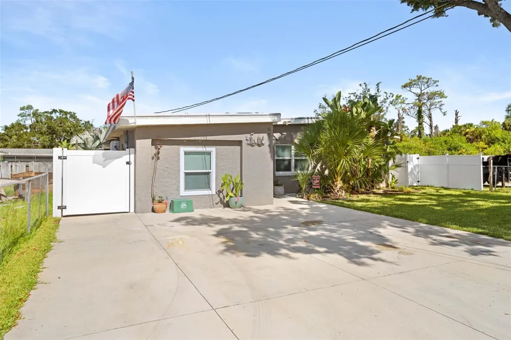 5041 MAPLEWOOD Hernando Beach, FL 34607