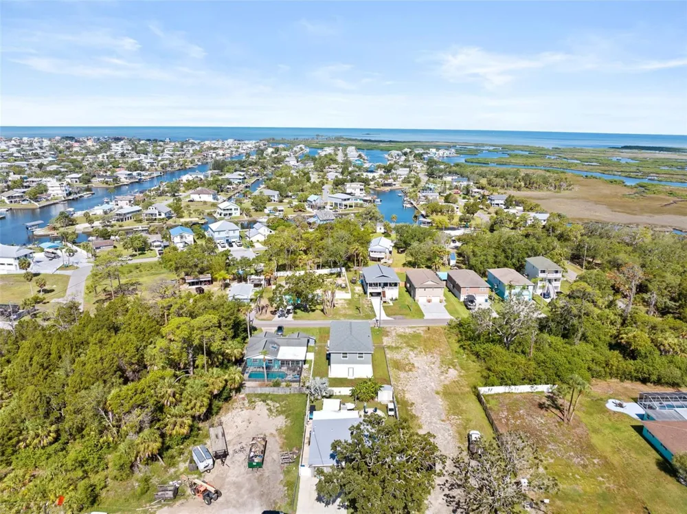 5041 MAPLEWOOD Hernando Beach, FL 34607