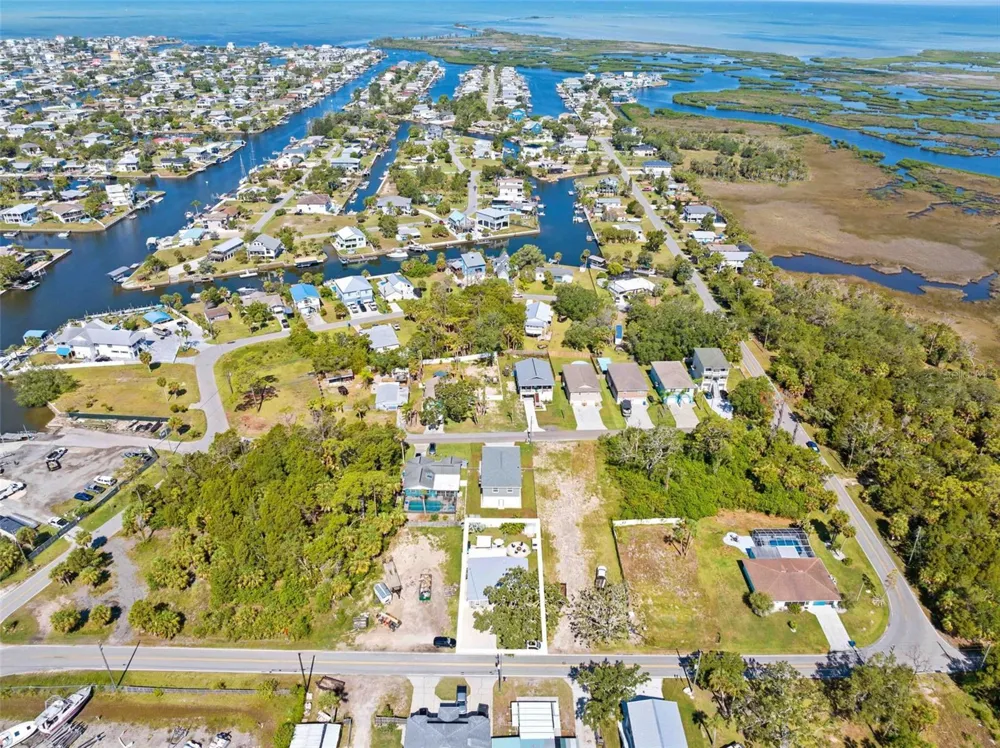 5041 MAPLEWOOD Hernando Beach, FL 34607