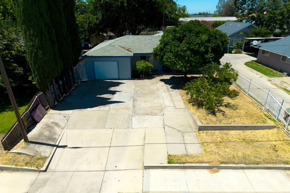 6807 Cottage Winton, CA 95388
